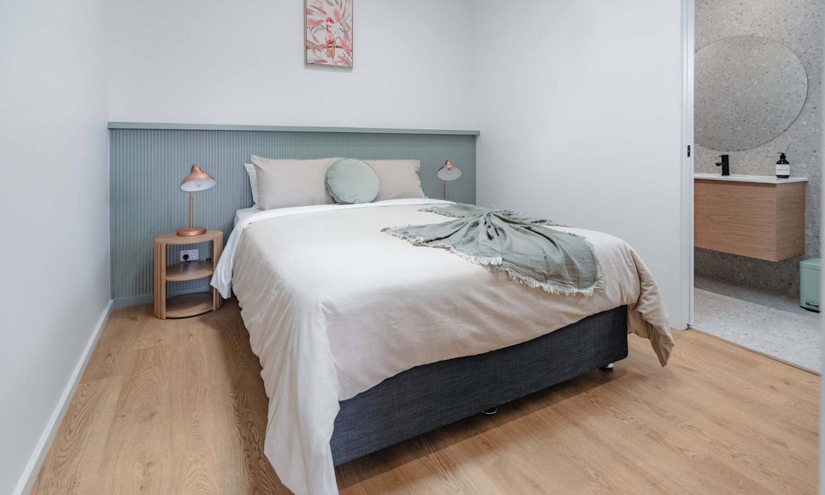 Dubbo Apartment | Ropa Standard Queen Suite - Luxe Stay in Dubbo