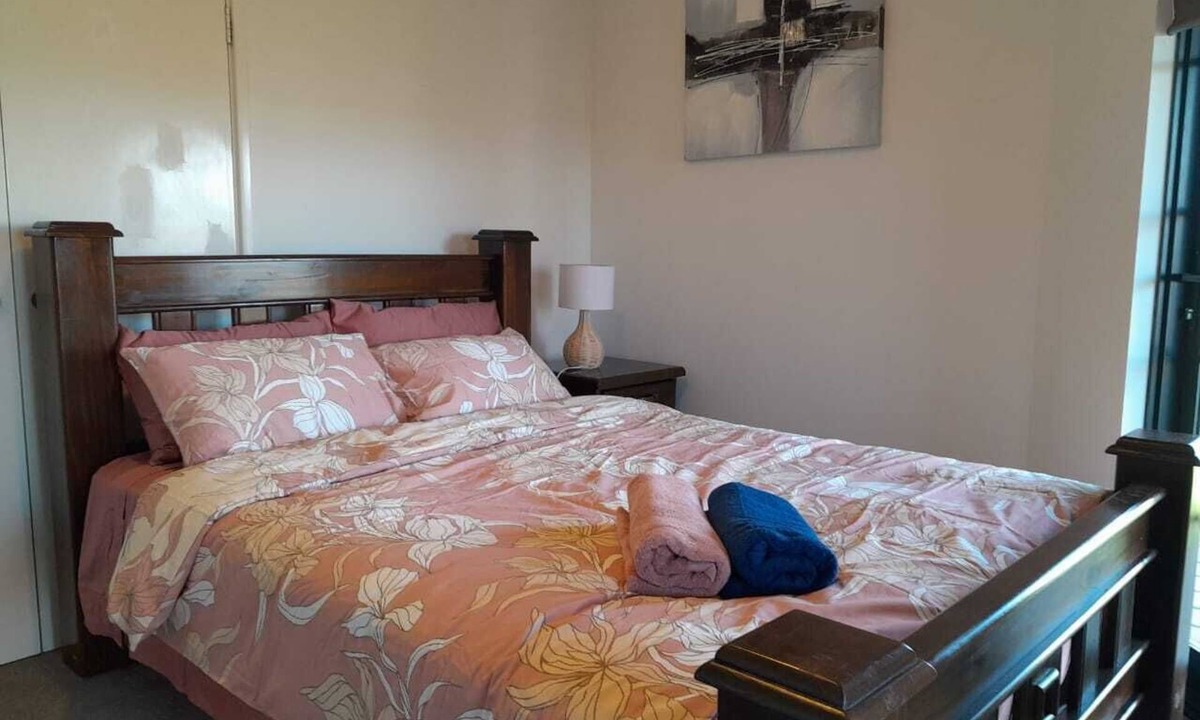Williams House | Rose Creek Farm Stay in Williams! Pet friendly Farm Stay !