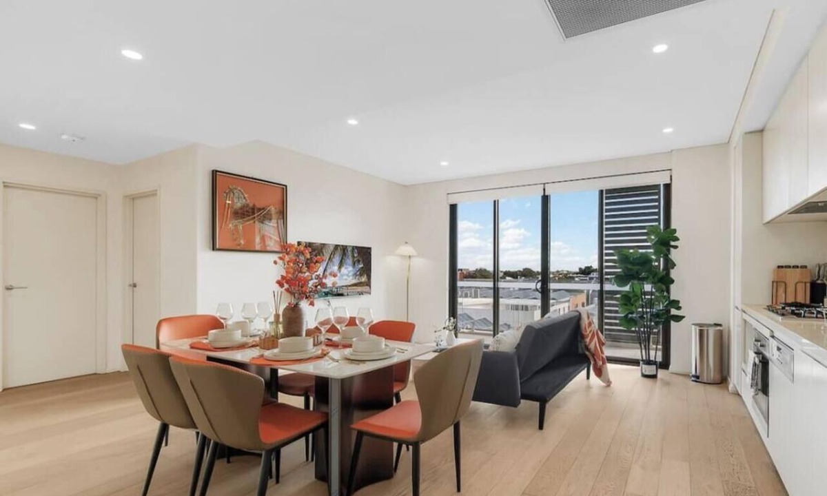 Rosebery Apartment | Rosebery 宽敞公寓｜近 Green Square 车站、机场、悉尼 CBD