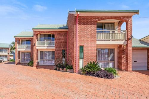 West Tamworth Apartment | Roseville Motel and Apartments