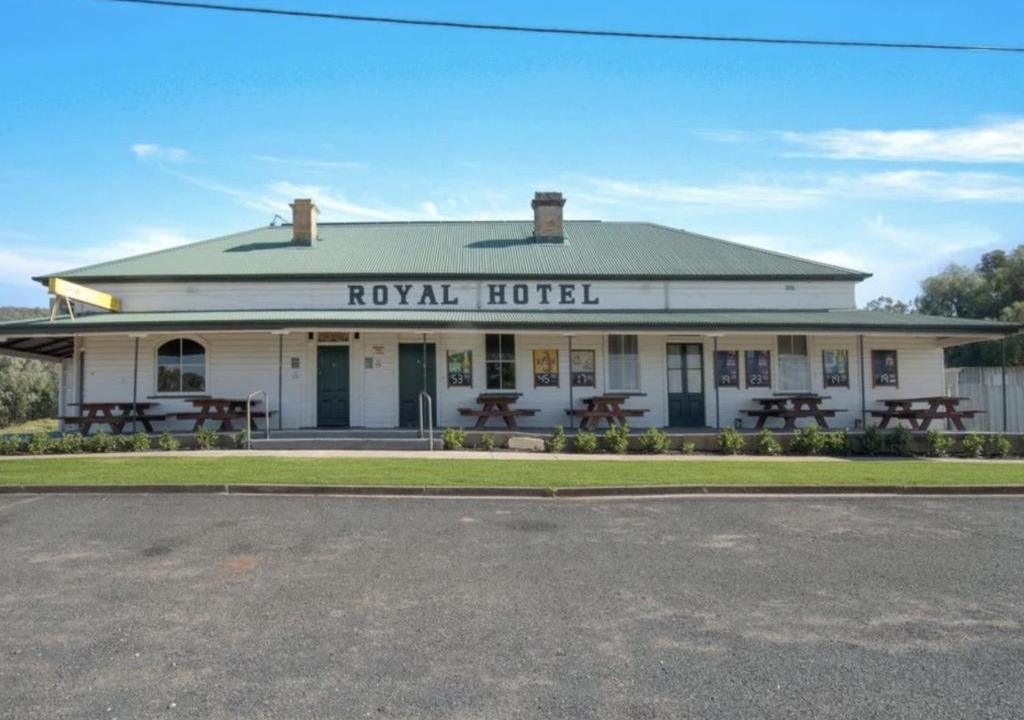 Tambar Springs Hotel | Royal hotel tambar springs