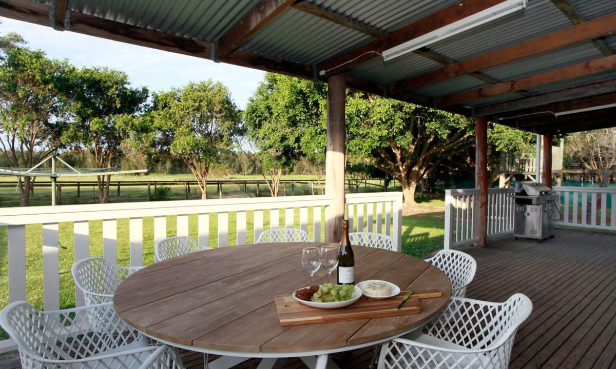 Anna Bay House | Sahara Trails 3 Bedroom House - Coastal farmhouse escape, with horse riding at your door!
