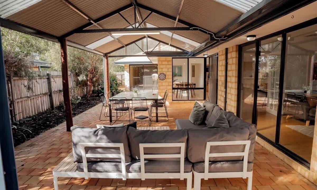 Dunsborough House | Salhus—Laid-back Family Retreat near Town & Beach