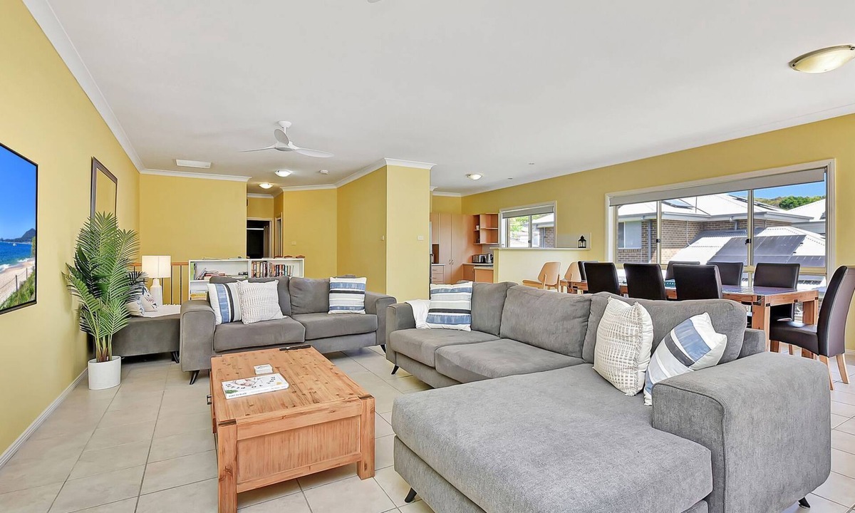 Fingal Bay House | Salt and Paws @ Fingal Bay - A cozy, pet-friendly retreat just minutes from the beach