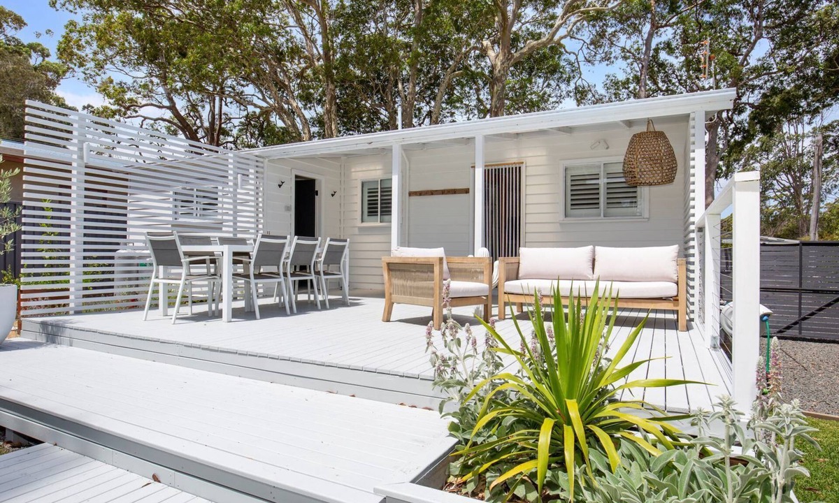 Erowal Bay House | Salt & Pepper - Pet Friendly - 5 Mins to Beach