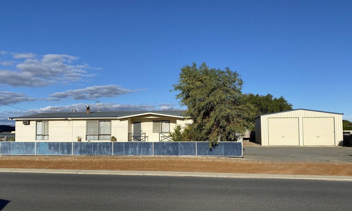 Jurien Bay House | Saltaire - take a break from the daily grind.