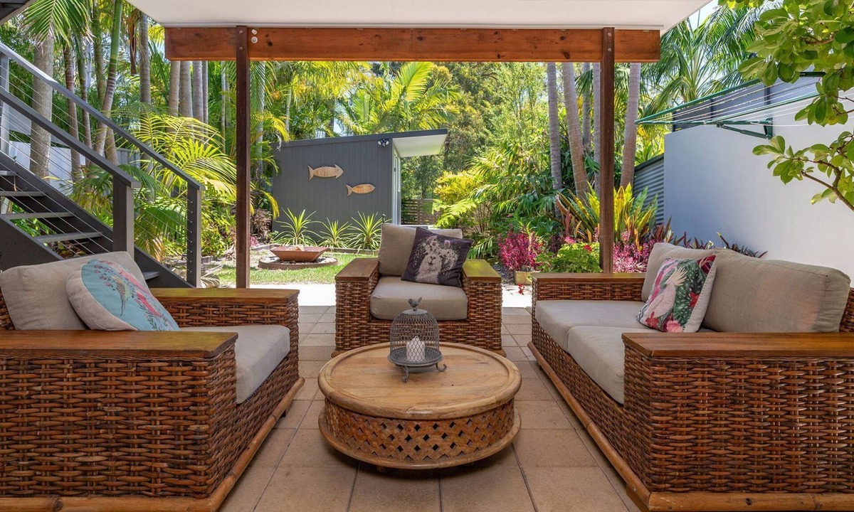 Elizabeth Beach House | Salty Dog Retreat luxury beach holiday home