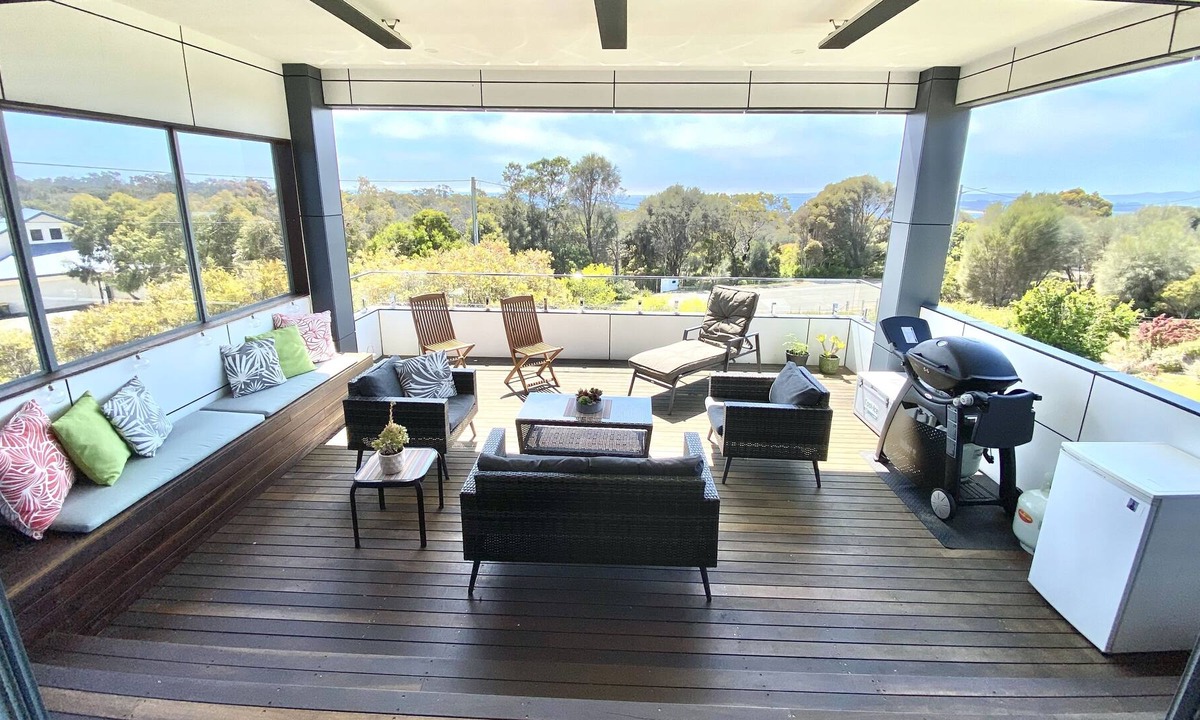 Greens Beach House | Salty Gem Greens Beach Tasmania