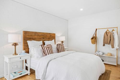 Silver Sands House | Saltys Silver Sands A playful pet friendly hideaway steps from Aldinga Beach