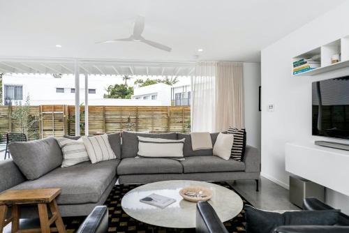 Byron Bay Villa | Sanctuary Spaces - Lomani Six