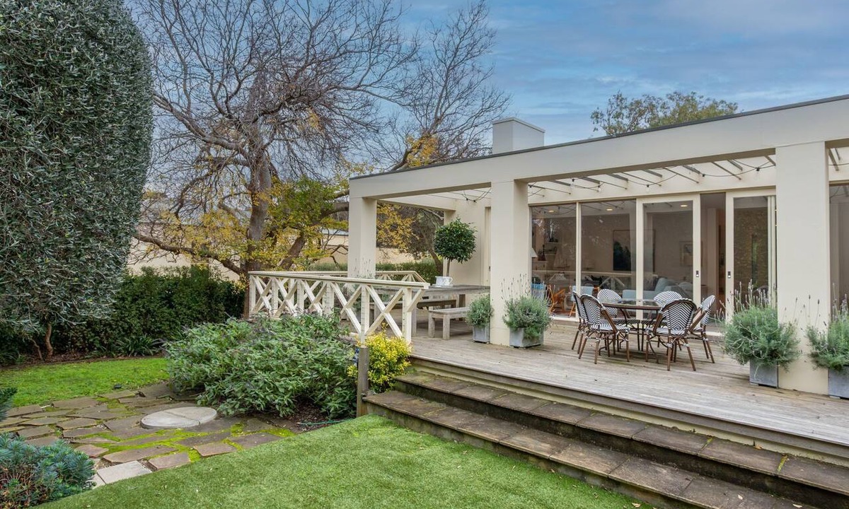 Portsea House | Sandpiper walk to Portsea pier