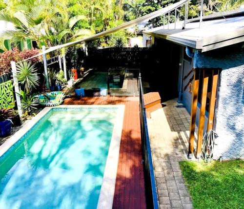 Port Douglas House | Sandy Feet Retreat - 50m from Four Mile Beach