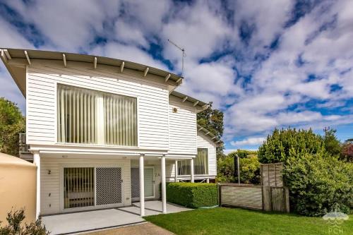 Sandy Point House | Sandy Star Stay 3 Pay 2 Winter Special