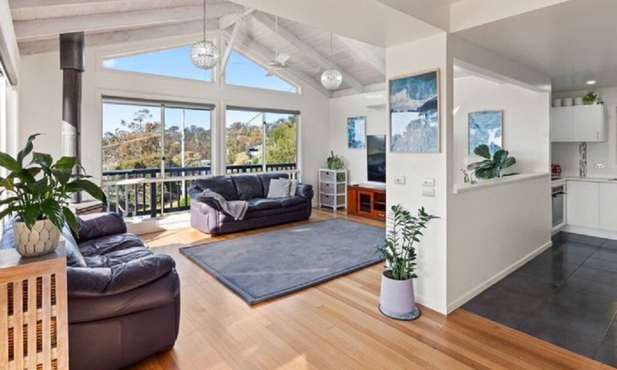 Merimbula Cabin | Sapphire Sunrise - Pet friendly Merimbula