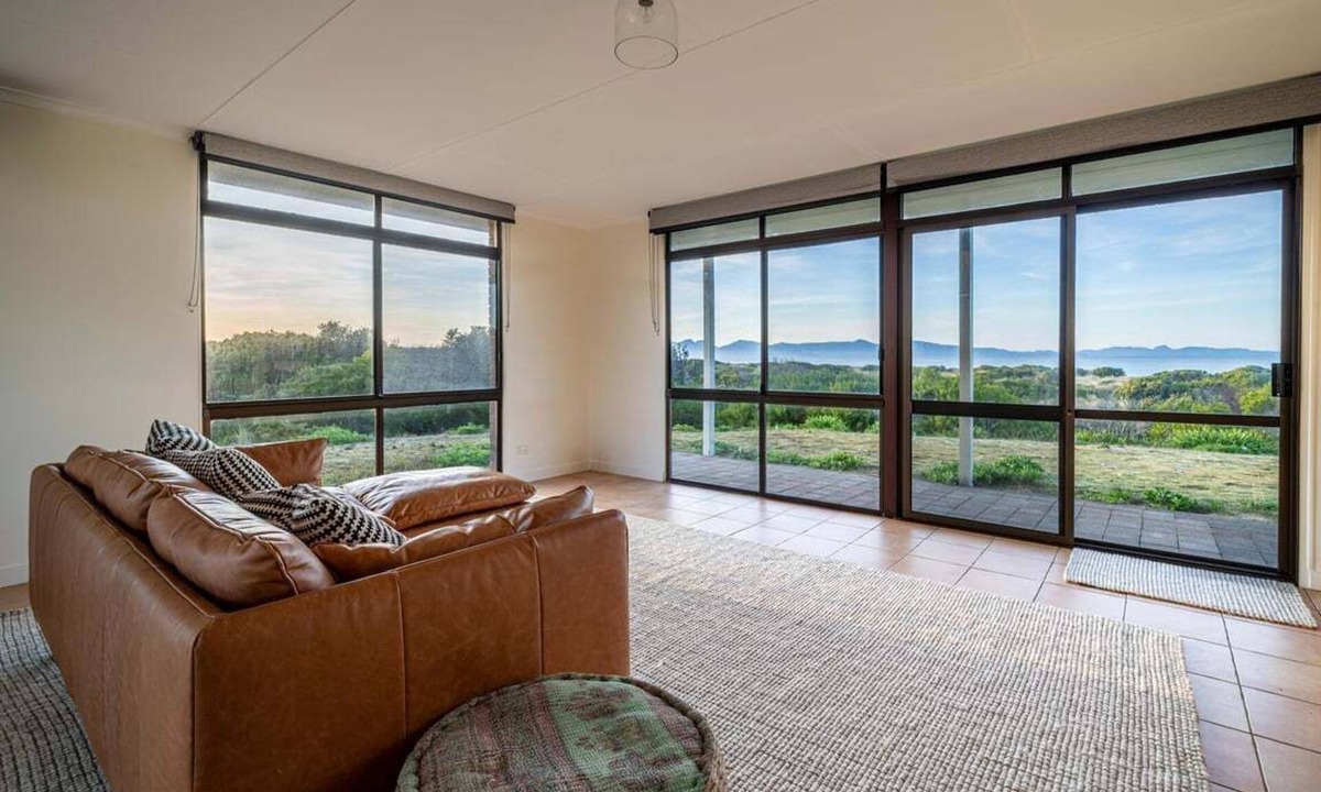 Dolphin Sands Apartment | Sea La Vie - Holiday Houses Tasmania