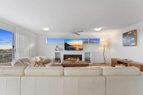 Fingal Bay House | Sea Sage 4 BDR Home