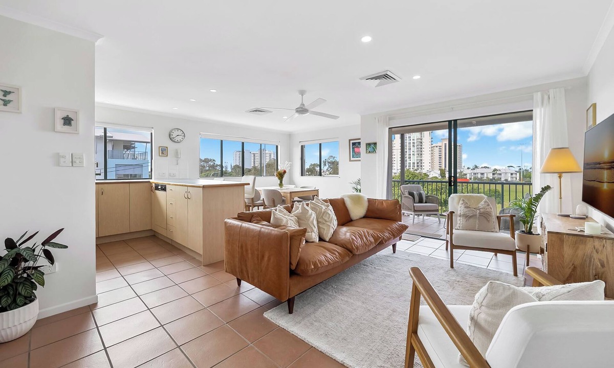 Maroochydore Apartment | Sea Shapes Coastal Escape 3 Bed Apartment