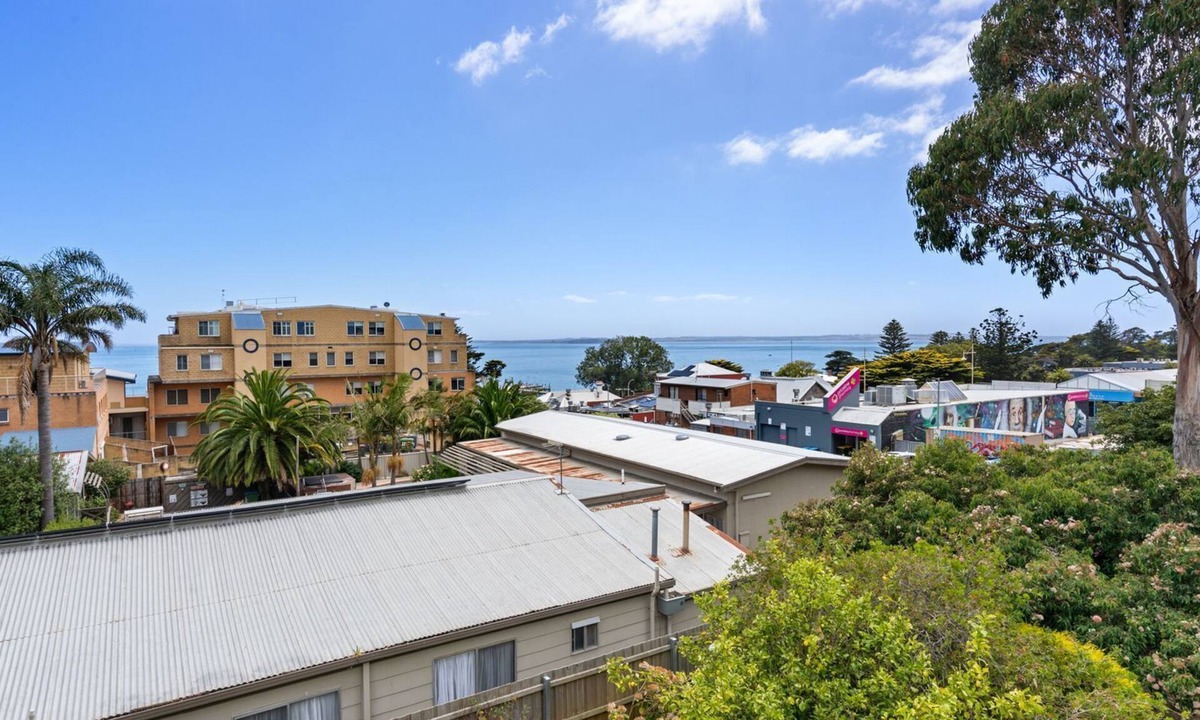 Cowes Apartment | Sea views from centrally located Cowes apartment.