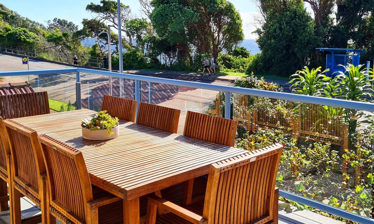 Port Macquarie House | Sea Whispers - ocean outlook, walk to 3x beaches