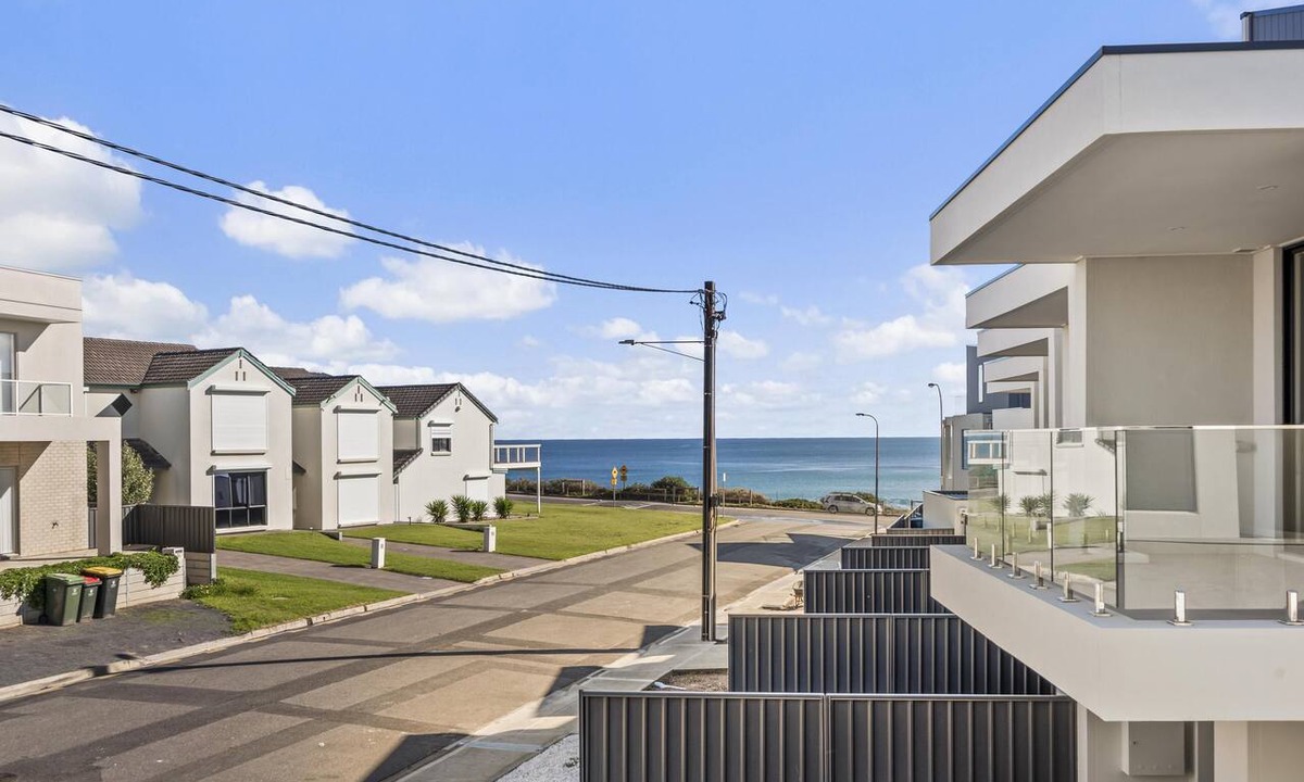 Christies Beach House | Seabreeze at Christies - Indulge in Coastal Luxury at Christies Beach