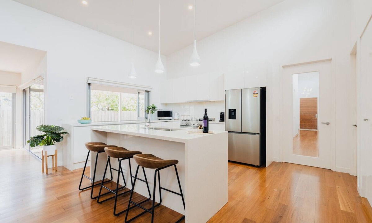 Torquay House | Seabreeze Pacific Drive - Torquay - Sleeps 11!