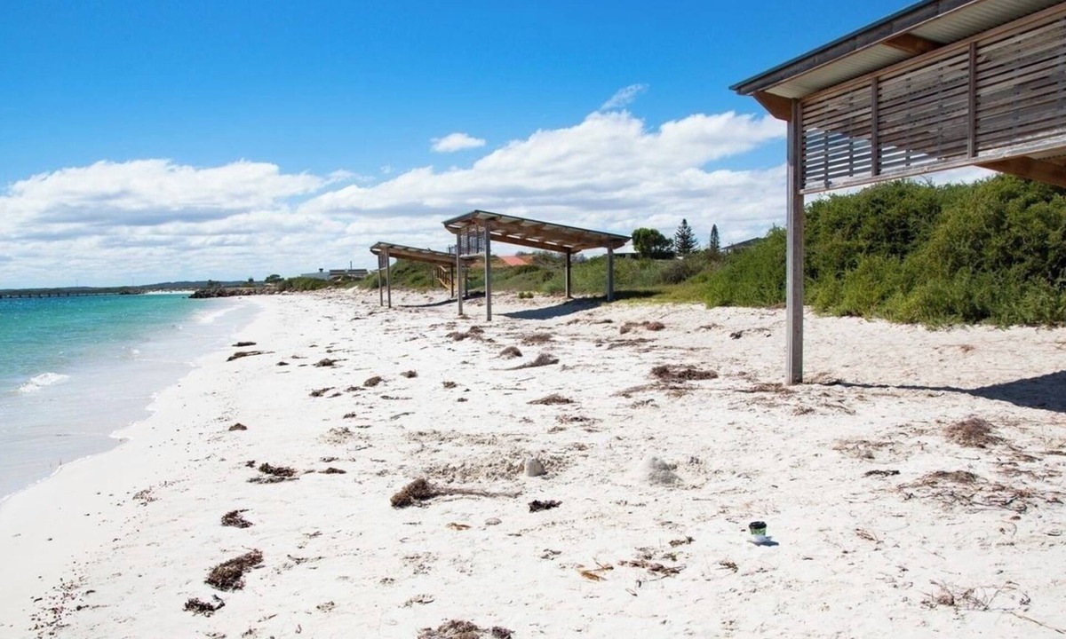 Cervantes House | Seabreeze PET friendly and CLOSE to Beaches Bars Lobster Golf Course & Sunsets