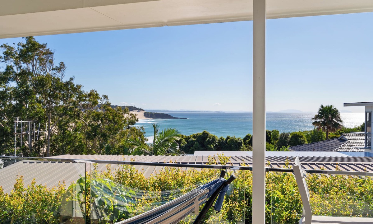 Forster House | Seaclusions - 250m to South One Mile Beach