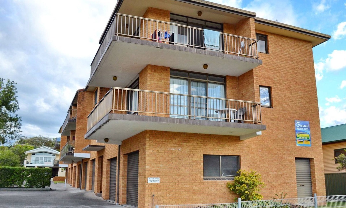 South West Rocks Apartment | Seacrest Unit 1 - walk to the beach