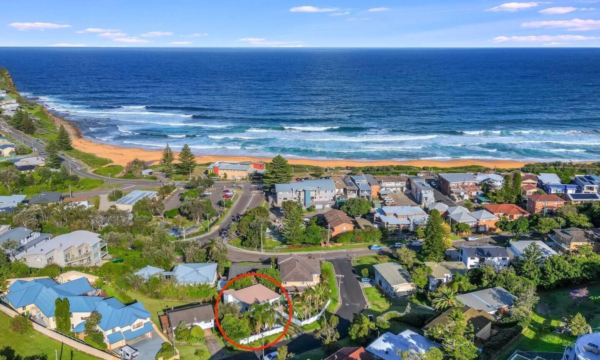 Copacabana House | Seas the Day- 150metres to the Beach