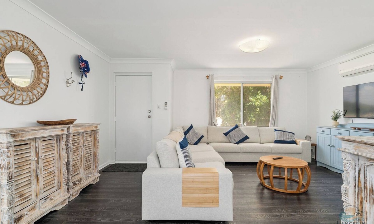 Lancelin House | Seas The Day- Coastal Comfort & Spacious Living!