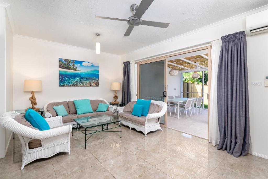 Port Douglas Villa | Seascape Holidays at Reef Terraces on St Crispins
