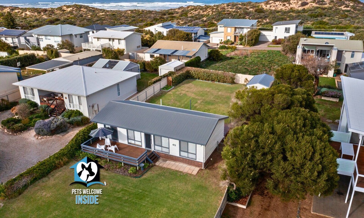 Goolwa Beach House | Shaka – Seaside Retreat with Relaxing Vibes and Beach Access