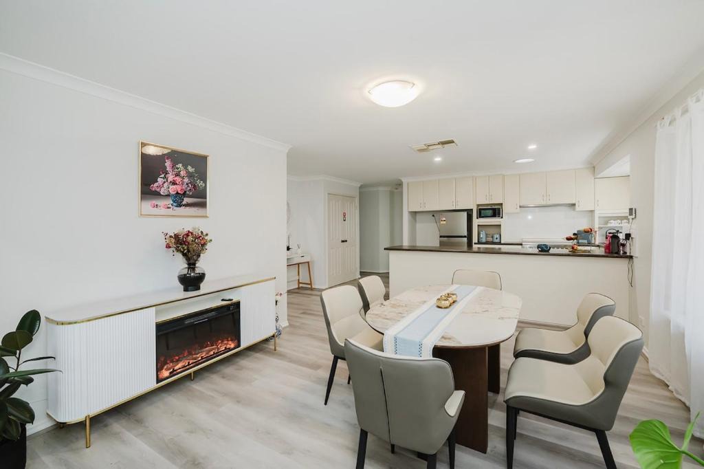 Shelley House | Shelley Riverside Home Near CBD & Airport