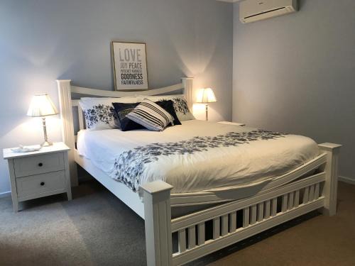 Rosebud House | Shellys Place