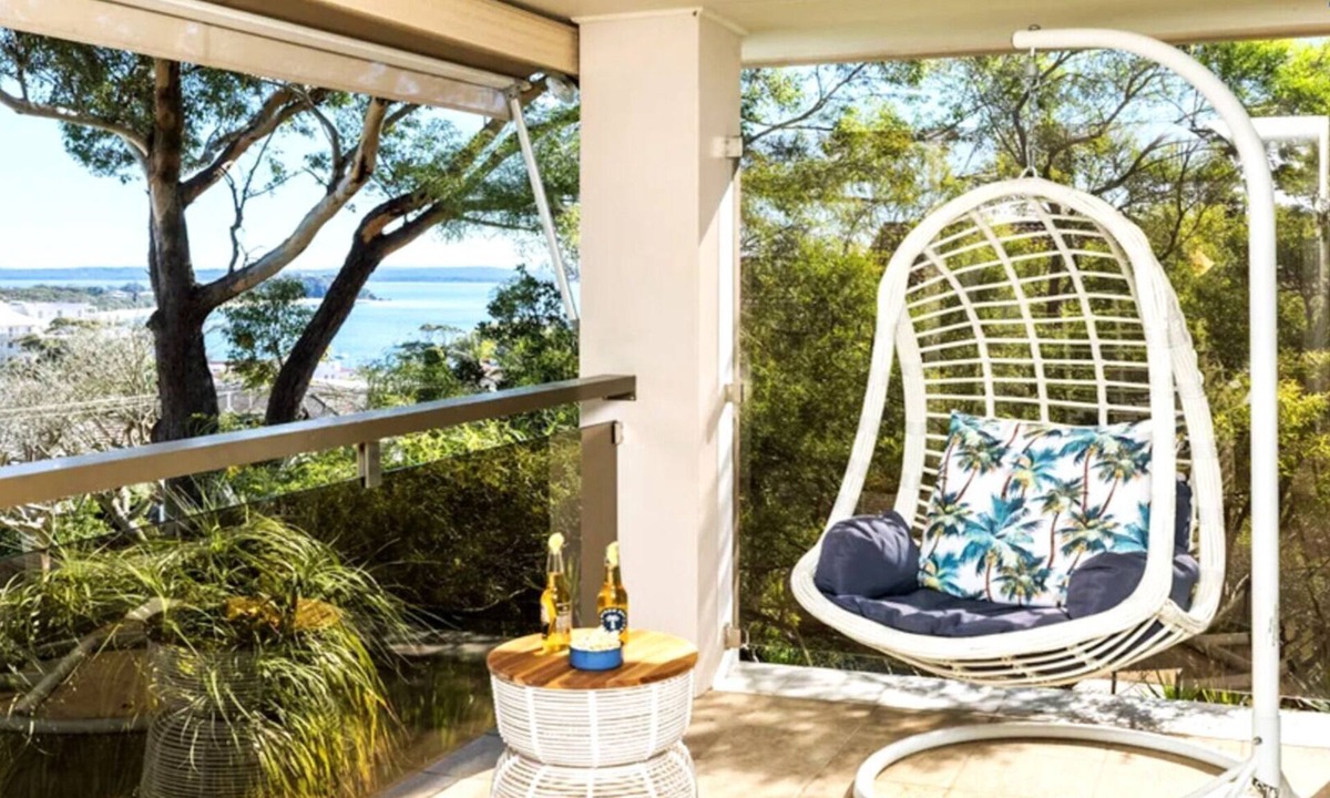 Shoal Bay House | Shoal Bay Oasis - Spacious five-bedroom retreat with spa, balcony views, walk to beach and parks