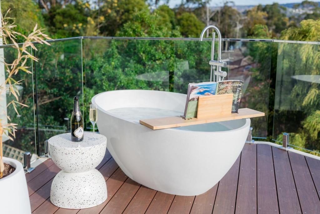 Legana House | Simply Stunning Holiday Views!