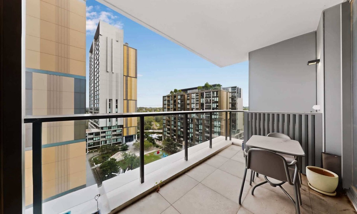 North Ryde Apartment | Skyline 2-Bed Apartment Near Metro North Ryde