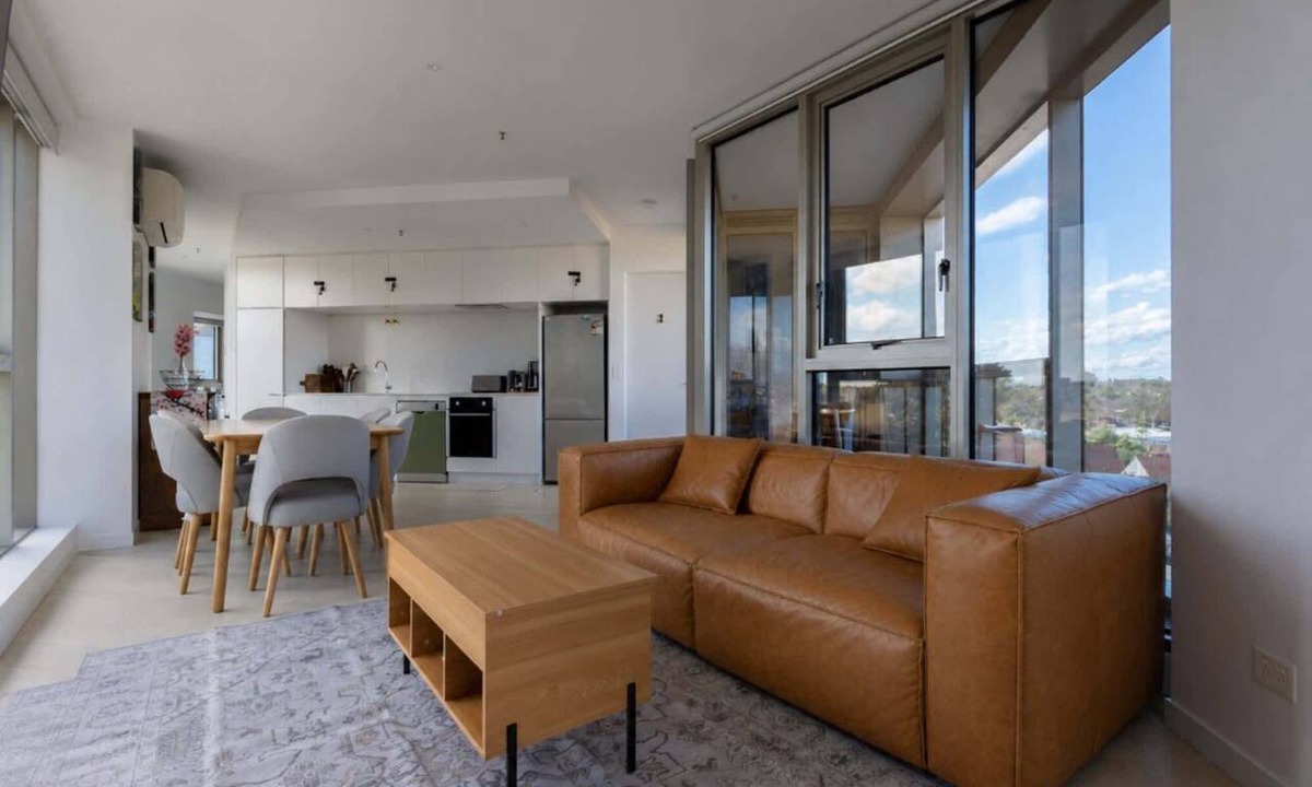 Flemington Apartment | Skyline-View 2-Bed Apartment Near Flemington