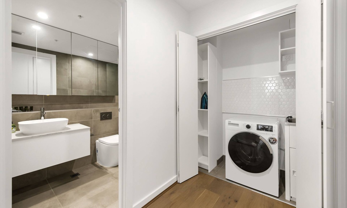 Moonee Ponds Apartment | Smart Two Bedroom & Bathroom Fun and Friendly Fully Equipped Apartment