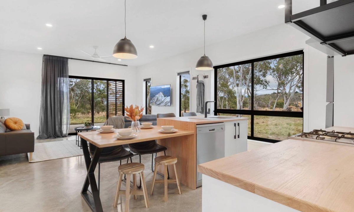 Hill Top Cabin | Snow Gums Retreat Eco Retreat