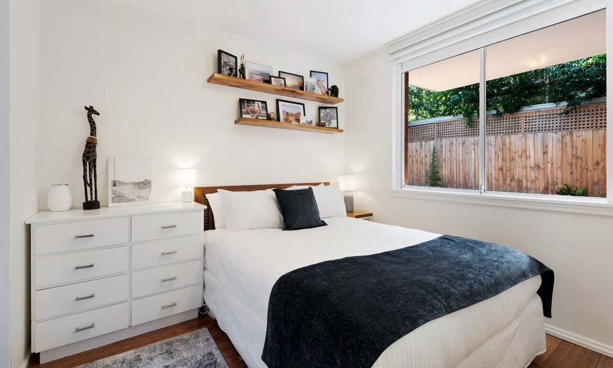 St Kilda Apartment | Snug St Kilda Apartment with Private Courtyard
