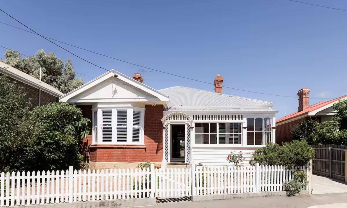 Hobart Central Business District House | 'Sobrina' - A home away from home in Sandy Bay