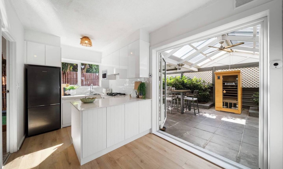 Glenelg North House | Solara Sunlit Alfresco Living with Sauna
