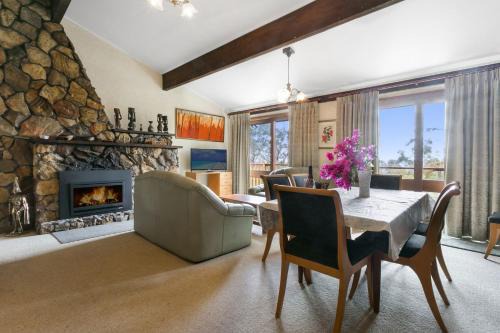Wentworth Falls House | Solitary View