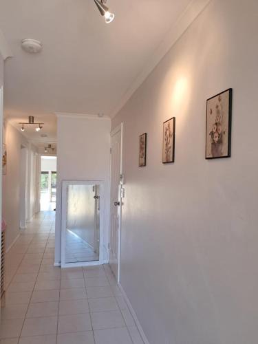 South Brighton House | south Brighon 4 mins to beach near cafe shops