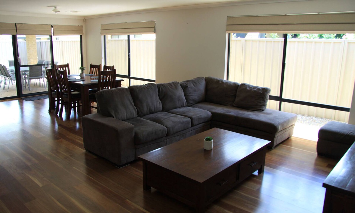 Southern River House | Southern River Family Accommodation. Free WiFi