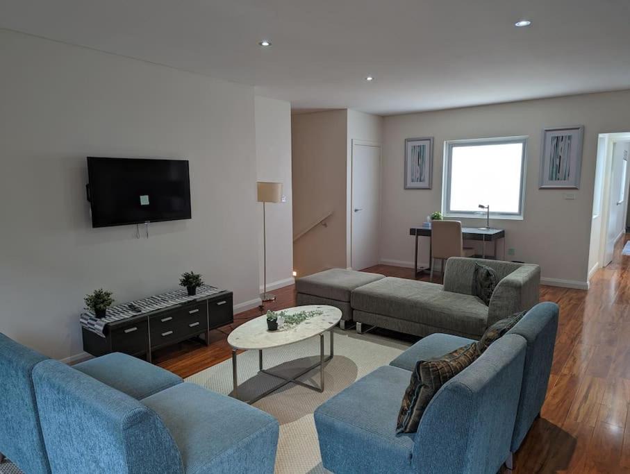 Kingston House | Spacious 2 bedroom apartment @Kingston Foreshore