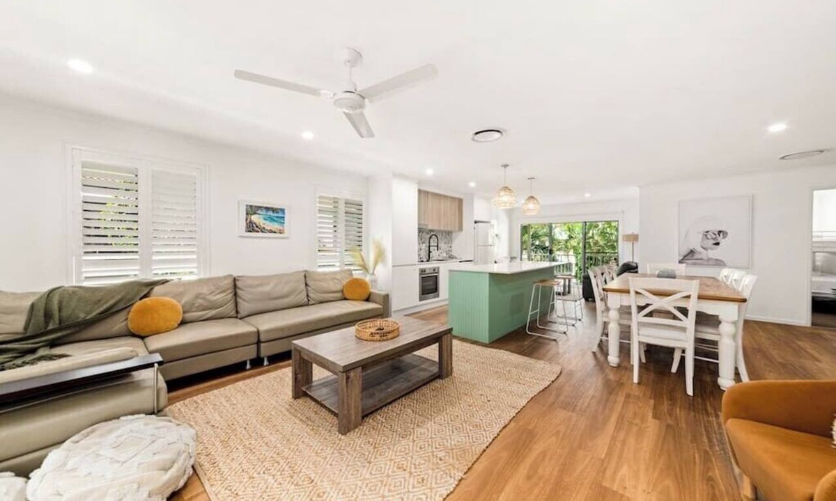 Noosaville Apartment | Spacious 3BR Penthouse Apartment Near Noosa River