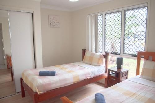 Springfield Lakes House | Spacious 4 bedrooms house in Springfield lakes