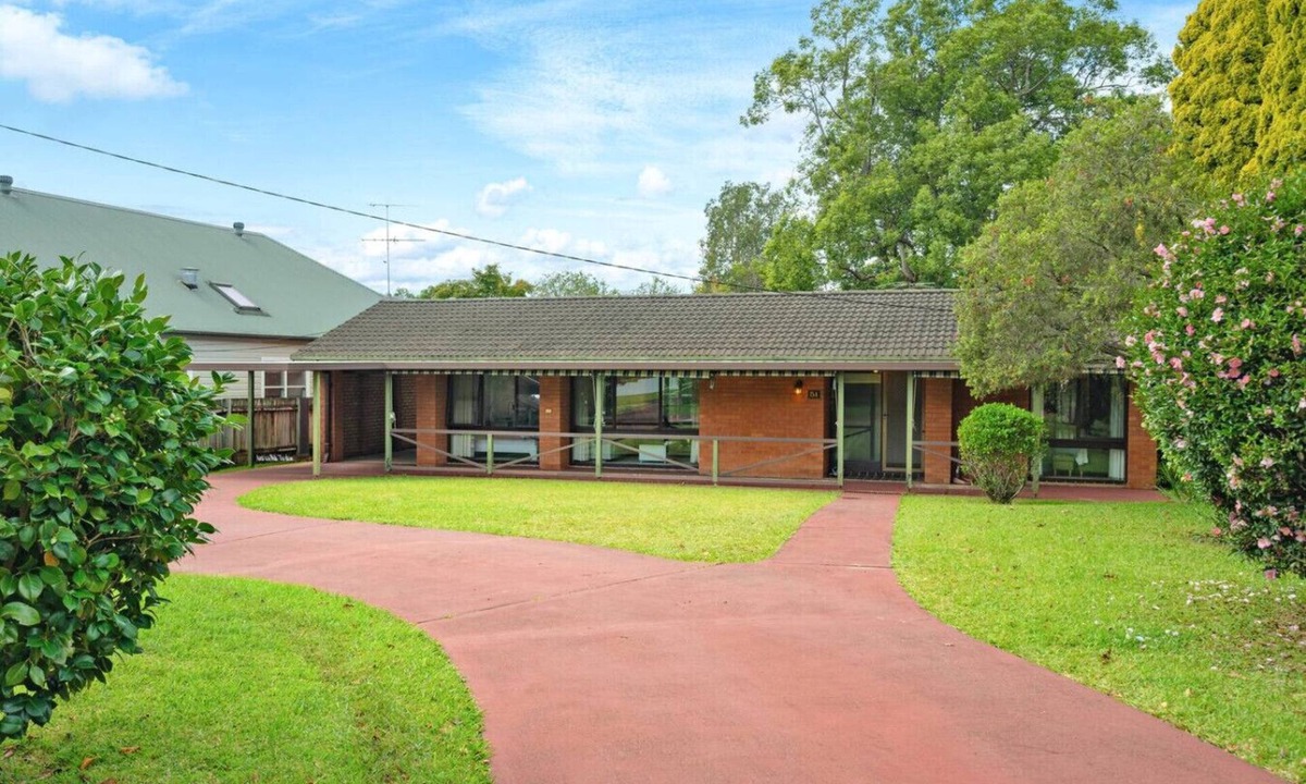 Turramurra House | Spacious 4BR Home | Quiet Street | Great Location